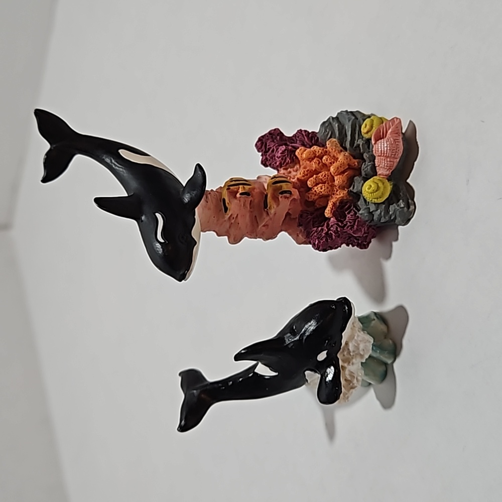 Ceramic whale mini figurines
